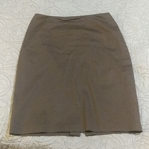 Brown fitted skirt